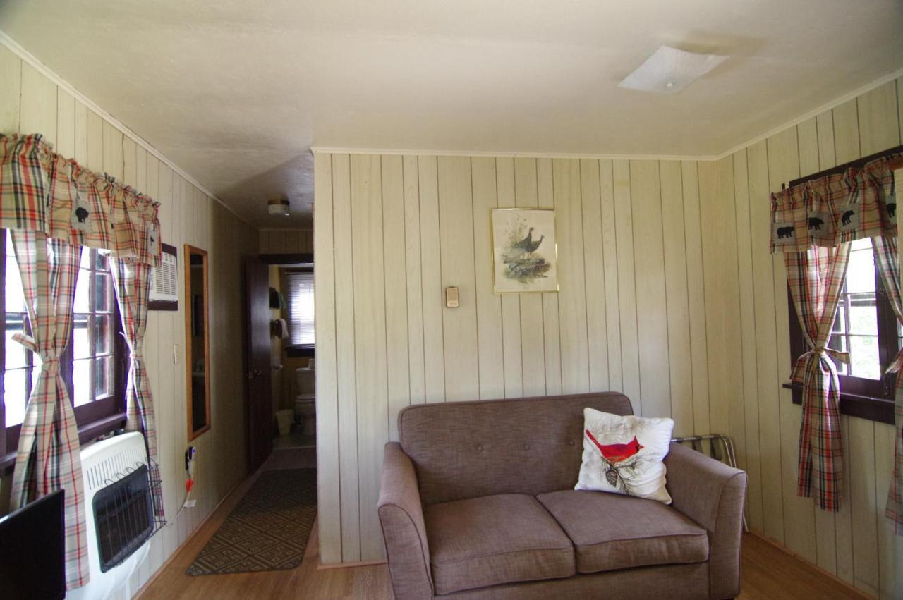 Moreno'S Adirondack Cabins Saranac Lake Buitenkant foto